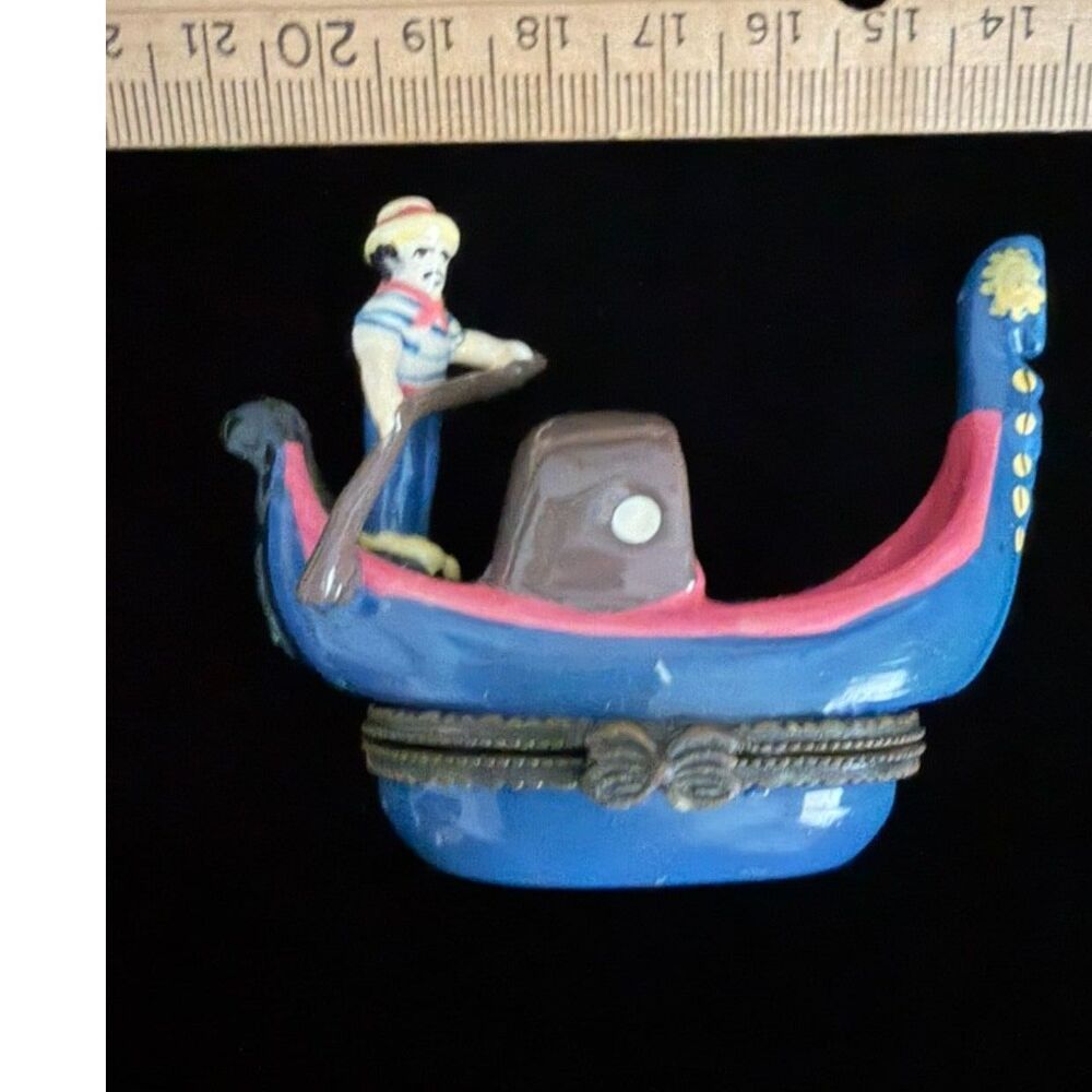 vtg. Atelier de Limoges France Gondolier in gondola porcelain trinket box